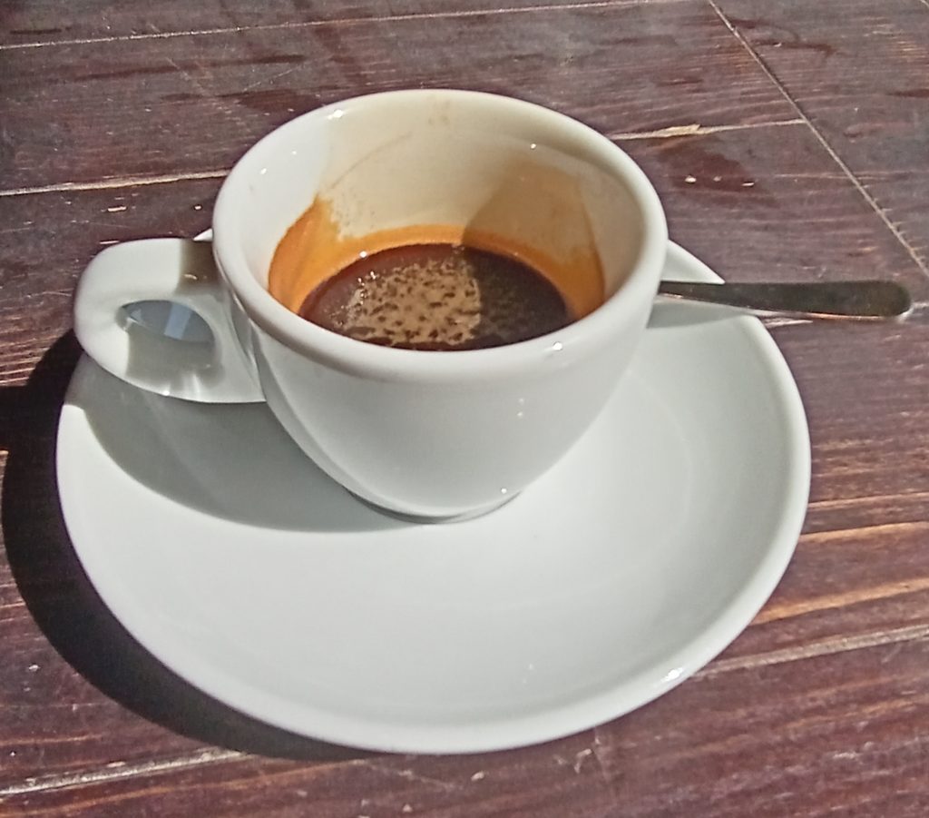 Ein guter Kaffe hilft beim schreiben - ob als Belohnung danach oder als Turbo zwischendurch.

